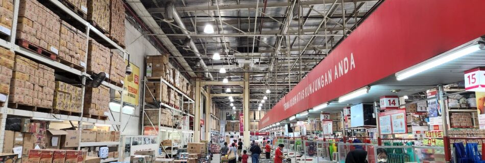 The Complete Guide on How To Buy a Warehouse