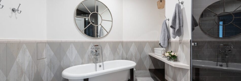 Bathroom Renovation Tips: Tiling Around A Tub With A Lip