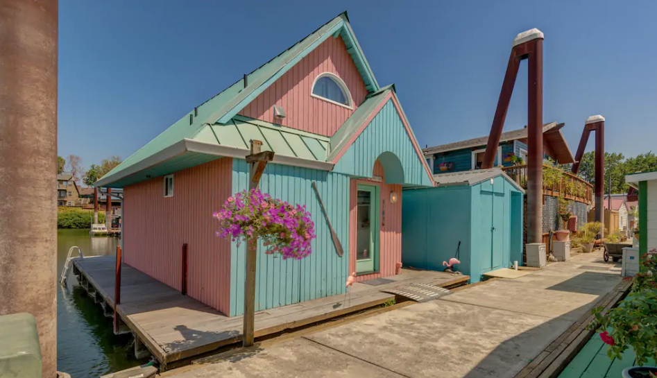 Flamingo House Floating Oasis Oregon